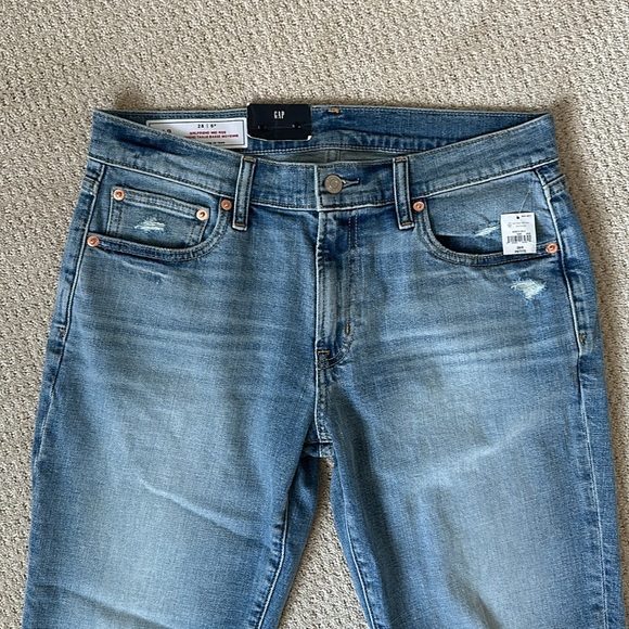 Gap Mid Rise Girlfriend Jeans - Picture 3 of 7